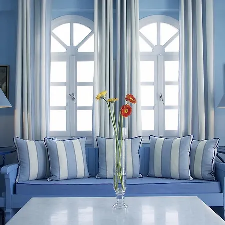 Thalassa Seaside Resort מלון