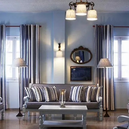 Thalassa Seaside Resort מלון