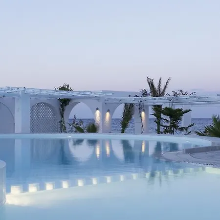 מלון Thalassa Seaside Resort 4*